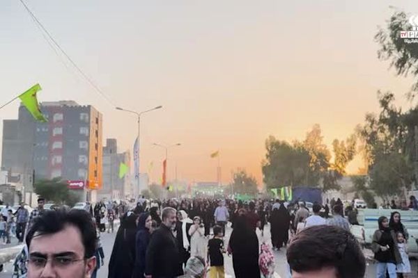 مردم زاهدان با شرکت در مهمانی ۳ کیلومتری غدیر، حماسه‌ای ضد استکباری آفریدند