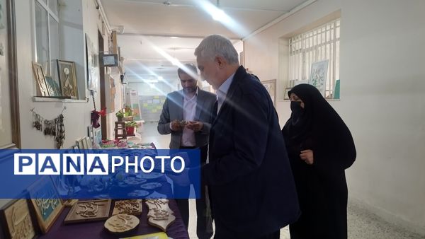 بازدید معاون آموزش متوسطه استان از دبیرستان شاهد تکتم ناحیه ۳ مشهد