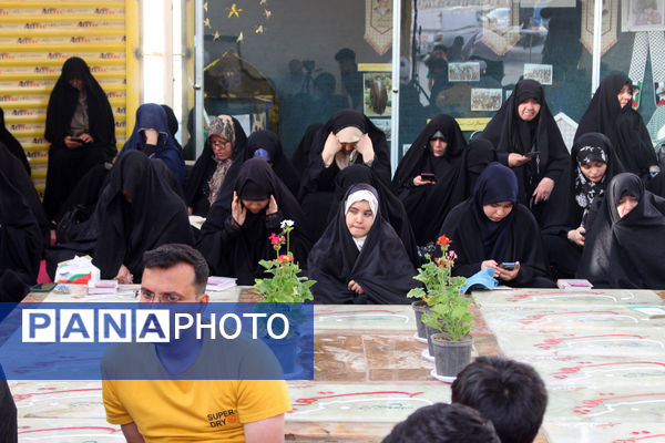 زمزمه عاشقانه دعای عرفه در یادمان 14 شهید گمنام کوه خضر نبی(ع)