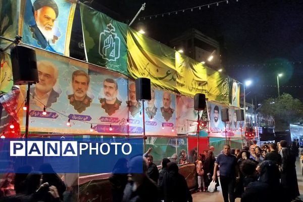 موکب‌های عزاداری در جای جای مشهد، جلوه‌ای از عشق و ماتم در شب سالروز شهادت امام رضا (ع)