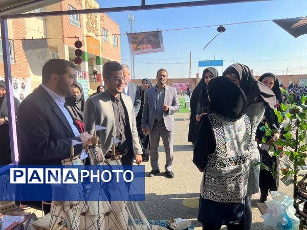 برگزاری مراسم هفته پژوهش در آموزشگاه فرزانگان هیأت امنای ملارد