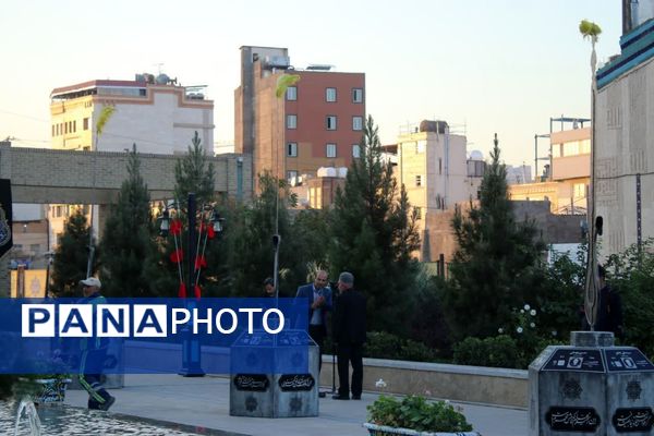 استقبال باشکوه مجاوران امام مهربانی‌ها از میهمانان بیست و دومین اجلاسیه بین‌المللی پیرغلامان حسینی در مشهد