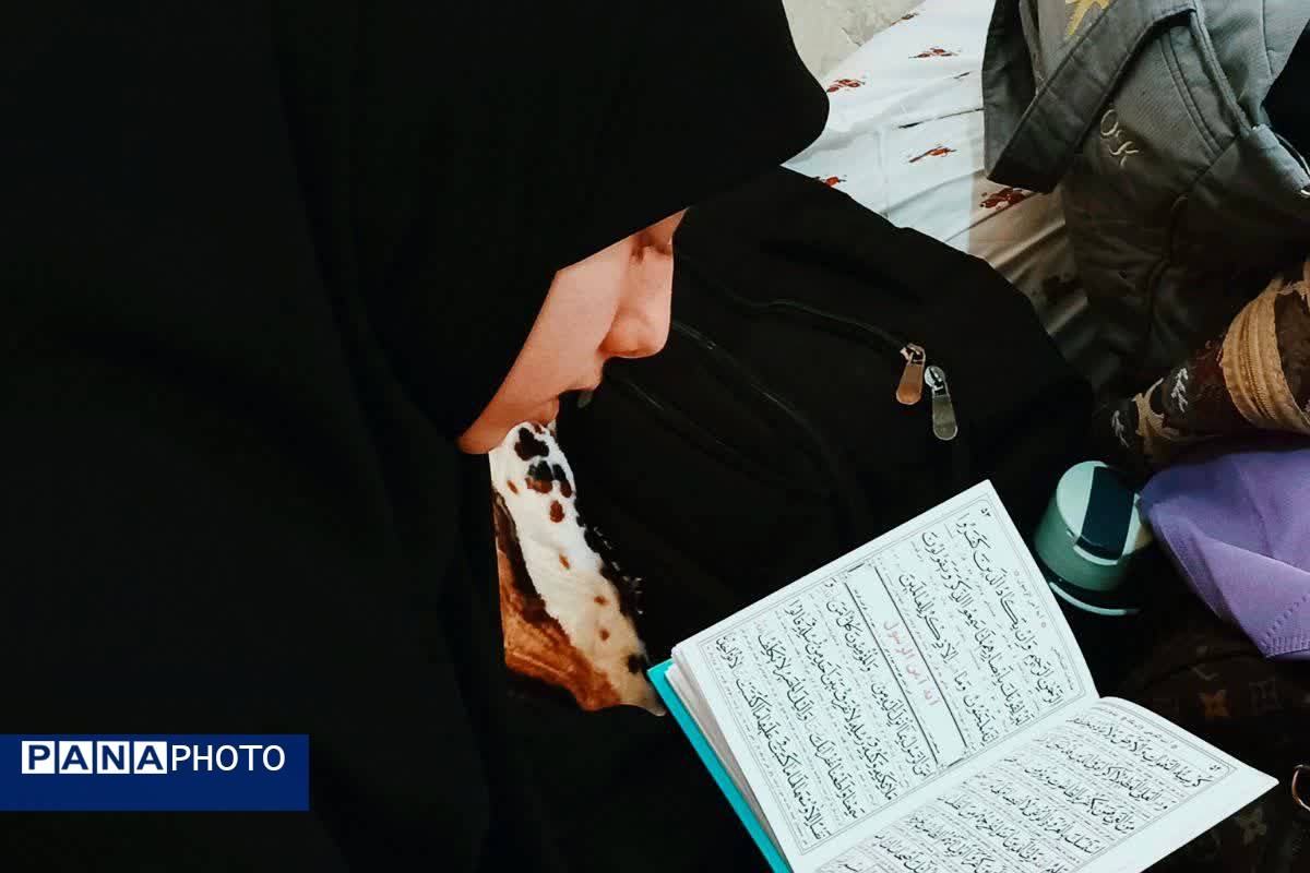 بازدید مسئولان آموزش‌ و پرورش از اعتکاف دختران در مسجد الزهرا(س) قیامدشت