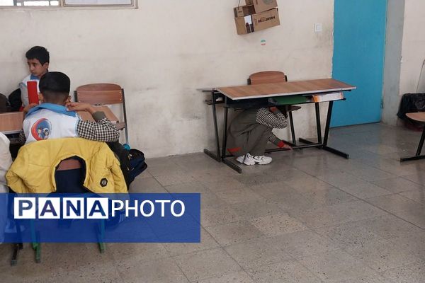 آموزش شرایط اضطراری و پناهگیری در دبستان باقرالعلوم فیروزکوه