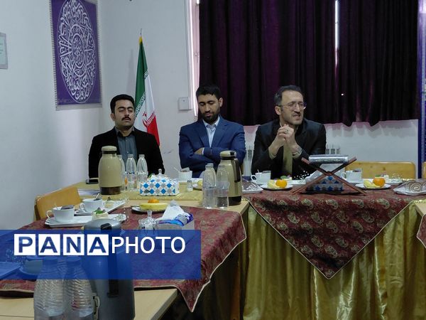 جلسه  مدیران متوسطه اول مدارس در دبیرستان شهرآرا دو