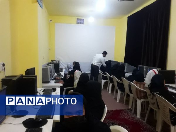 کلاس یادگیری کار با رایانه در کانون لقمان