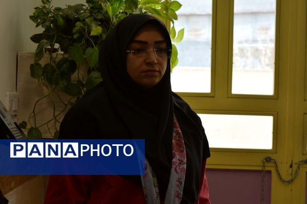 برای اولین‌بار؛ برگزاری کافه ۵۷ در دبیرستان‌ نمونه دولتی ولایت بهارستان‌دو