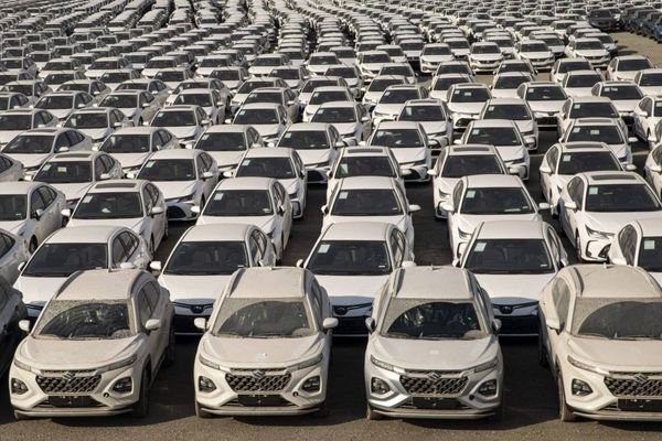 ۱۰ آذر؛ آخرین مهلت افتتاح حساب وکالتی برای ثبت‌نام خودرو‌های وارداتی