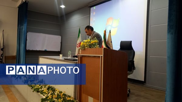 دوره توانمند‌سازی مدیران مدارس ناحیه ۶ مشهد