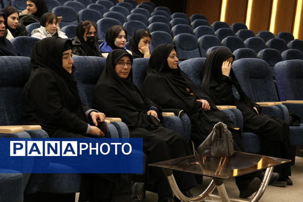 کارگاه آموزشی مهارتی دانش‌آموزان دختر نواحی پنجگانه تبریز در محیط خارج از مدرسه