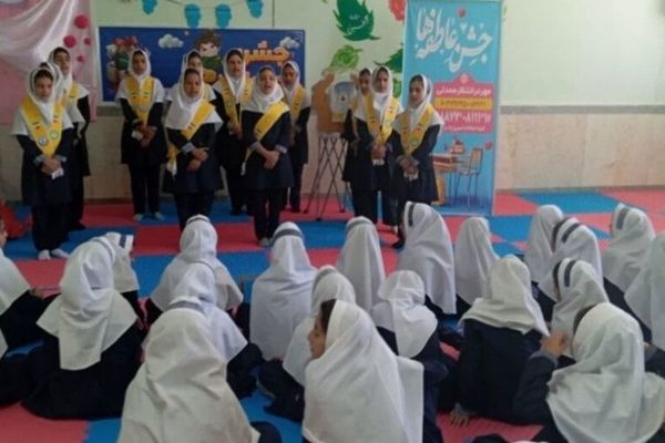 دانش‌آموزان سردرود با جشن عاطفه‌ها همدلی را تمرین کردند