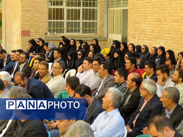 تقدیر از کارکنان‌ اداره‌کل آموزش و پرورش خراسان شمالی 