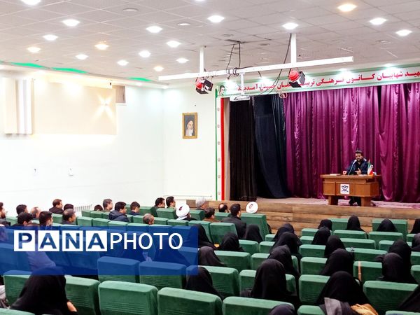 جلسه جهاد تبیین با موضوع بررسی مسائل سیاسی ایران و جهان در کاشمر