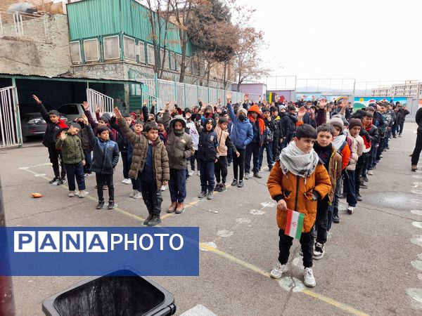 برگزاری جشن پیروزی مقاومت و اعلام حمایت دانش‌آموزان منطقه پردیس از غزه و لبنان