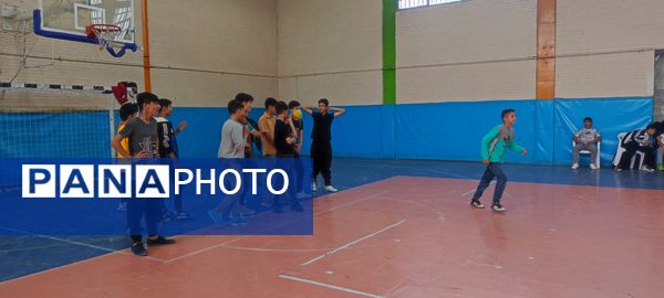 اجرای بازی‌های بومی، محلی در اردوی تمشک پسران شیروان