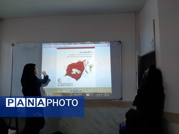 مانور زلزله در مدرسه شهید محمد آسوده روستای دهنو شهرستان خلیل آباد