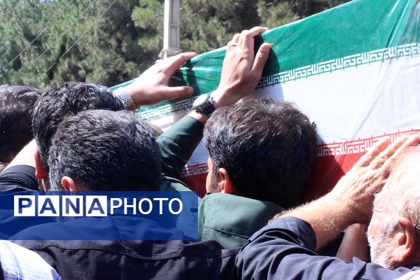 تشییعی که بهارستان را یکپارچه عزادار و مفتخر کرد