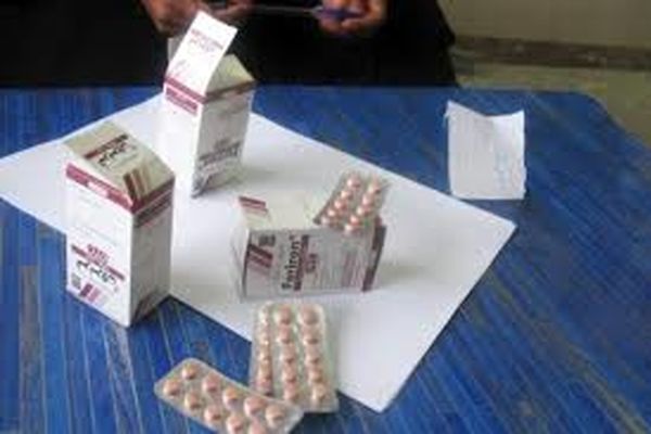 توزیع قرص‌های آهن و ویتامین D در آموزشگاه حجاب درگزین آغاز شد