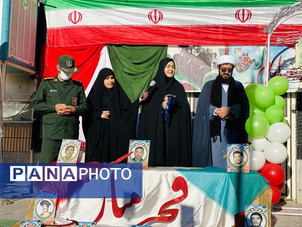 نواخته شدن زنگ انقلاب در دبیرستان نمونه دولتی آمنه(س) 