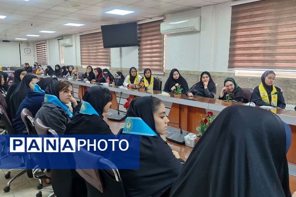 جلسه هم‌افزایی و توانمندسازی دانش‌آموزان جدیدالورود خبرگزاری پانا قرچک