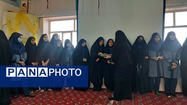  تقدیر از فعالین حجاب و عفاف در دبیرستان شاهد تکتم