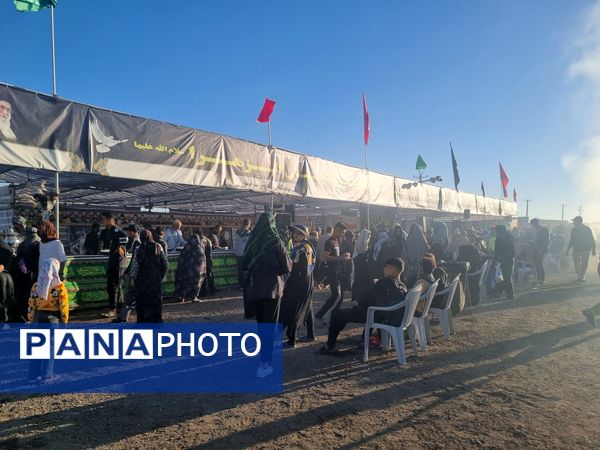 سفری از دل تا دل پیاده روی زائران از ملک آباد تا مشهد و مهربانی های شگفت انگیز در راه 