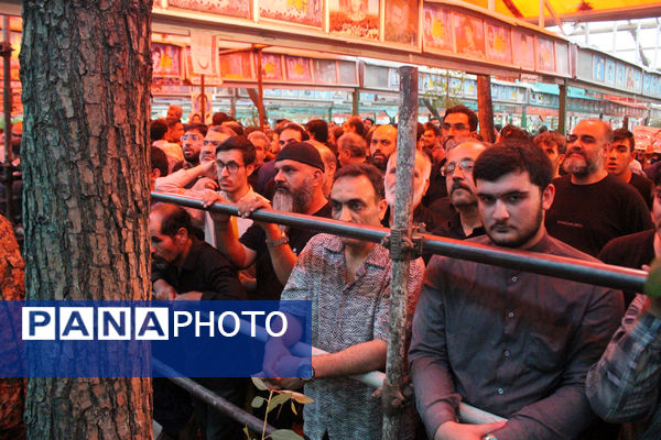 خاکسپاری نوجوان شهید «محمدحسین خاکی» در گلزار شهدای قم