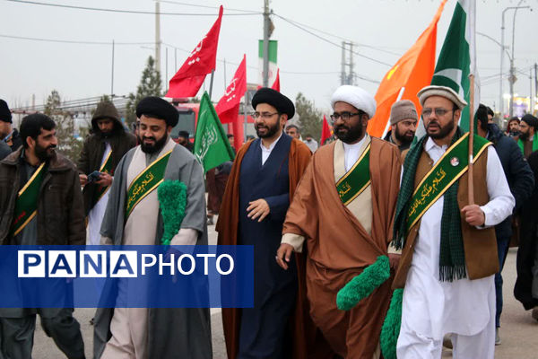 جلوه های حضور خادمان نوجوان در شادپیمایی مسجد جمکران