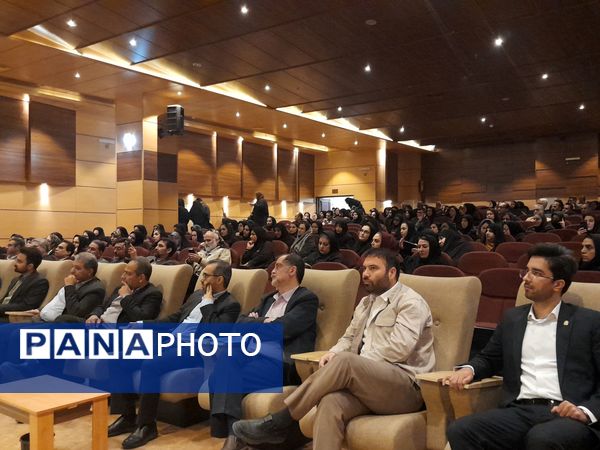 انتخابات اعضای انجمن اولیاء و مربیان ناحیه۷ مشهد