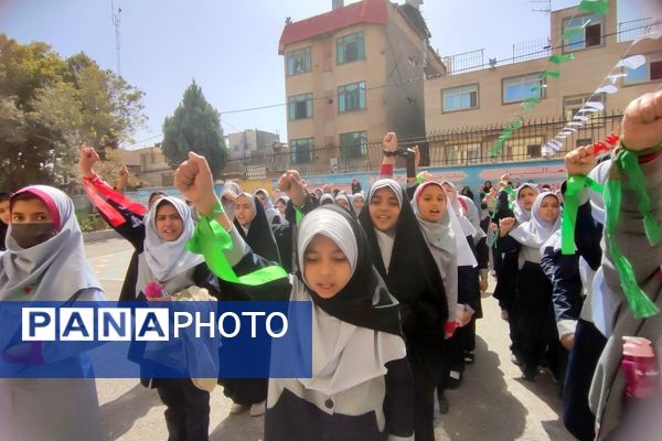 مراسم بزرگداشت شهید سید حسن نصرالله در دبستان شاهد حاج تقی آقا بزرگ ناحیه یک مشهد