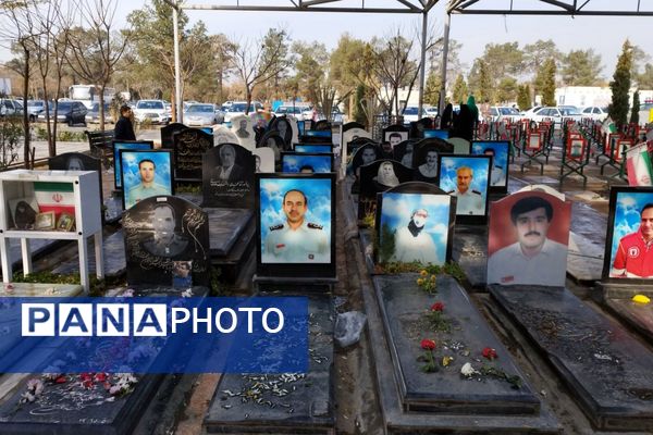 تجدید عهد با شهدا 