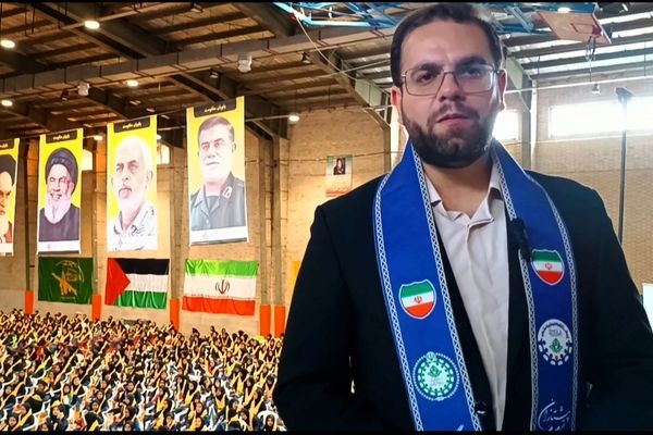 دختران پیشتاز ایران پای کار مقاومت ایستاده‌اند