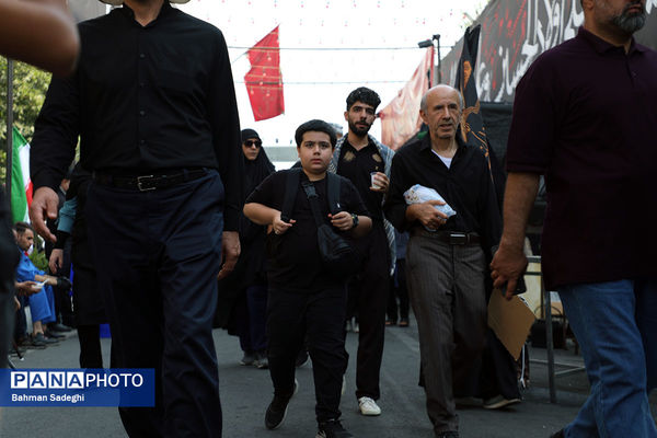 حضور کودکان و نوجوانان در جاماندگان اربعین حسینی - تهران