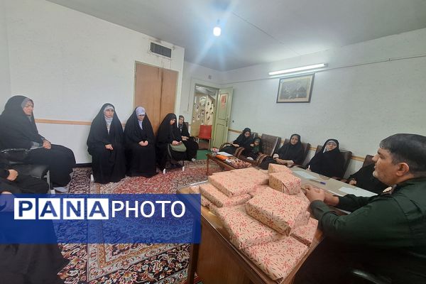 جلسه ستاد دهه فجر در حوزه حضرت زینب(س)بسیج سپاه احمد ابن موسی (ع) در شیراز 