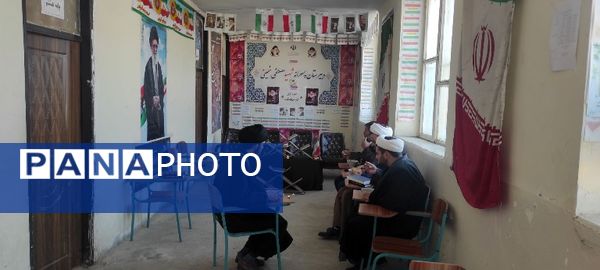 محفل انس با قرآن در دبیرستان شهید مصطفی خمینی اسلام آباد