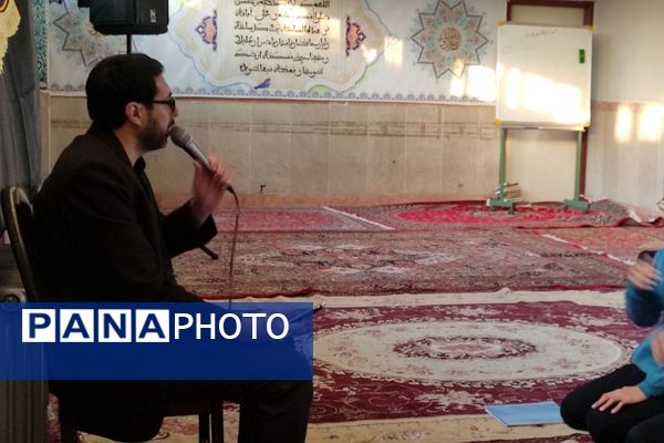 در اغنای دل‌ها هنرستان موفقیان اسلامشهر میزبان آیین فاطمیه و سفره احسان بانوی نور بود