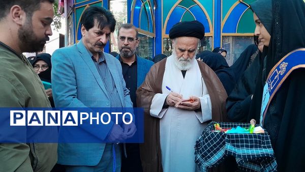 تجمع دانش‌آموزان شهرستان اسفراین در مراسم یادبود شهدای خدمت