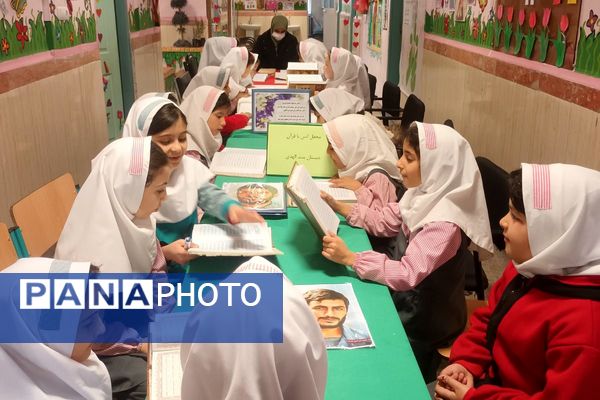 برپایی ایستگاه صلواتی و سفره حضرت فاطمه زهرا (س) در دبستان بنت‌الهدی فیروزکوه