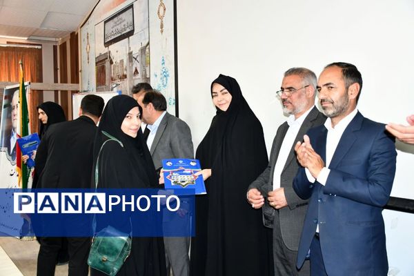 مراسم تجلیل از مدیران و رتبه‌های برتر کنکور ۱۴۰۴ در شهرستان مه‌ولات