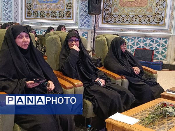 نشست ویژه بانوان پیرغلام حسینی در مشهد؛ جلوه‌ای از هم‌افزایی و معنویت