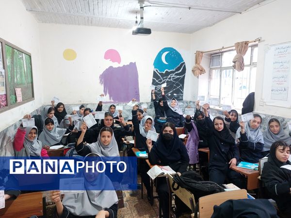 انتخابات شورای دانش آموزی در مدرسه علی اصغر دانشور یک