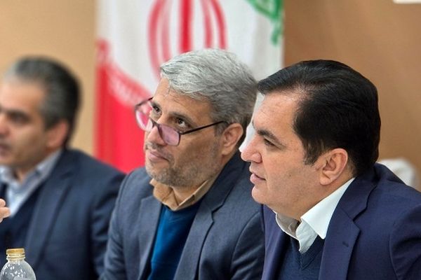 نقش معلمان و دانش‌آموزان در انقلاب غیرقابل انکار است