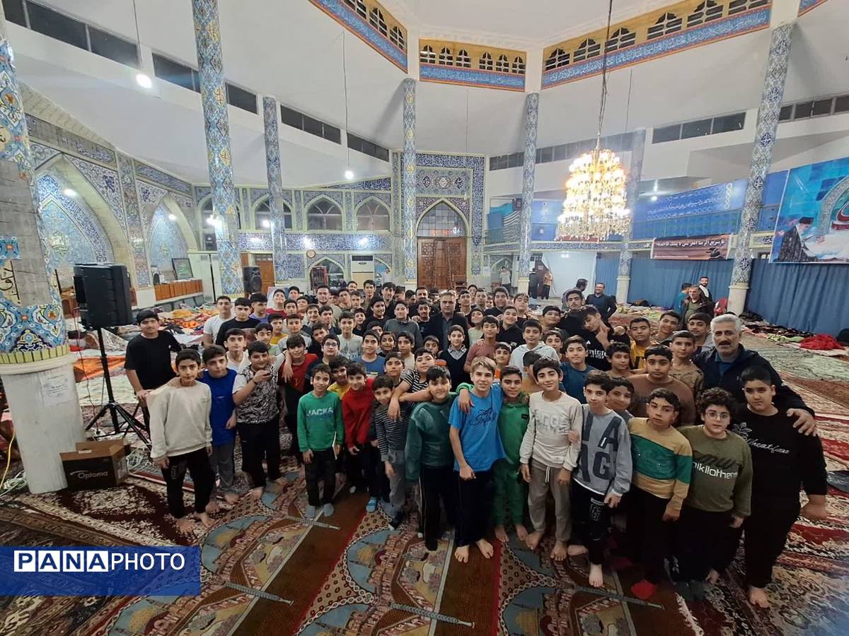 اعتکاف دانش‌آموزی در مسجد جامع قائمشهر
