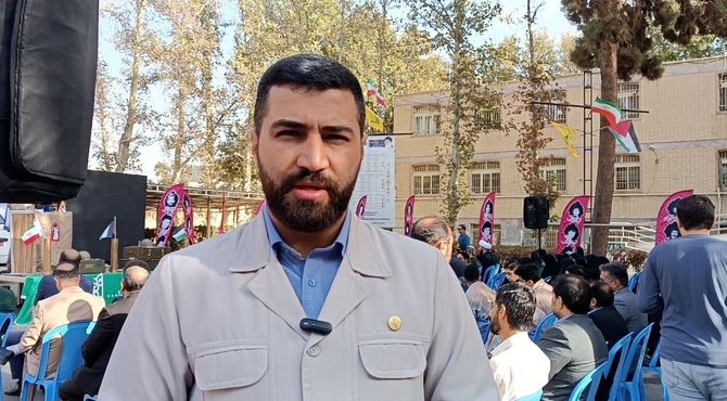 با الگو قرار دادن شهدای دفاع مقدس،در مقابل استکبار جهانی می‌ایستیم