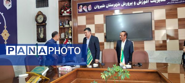 تجلیل مدیر آموزش و پرورش شهرستان شیروان از خبرنگاران پانا