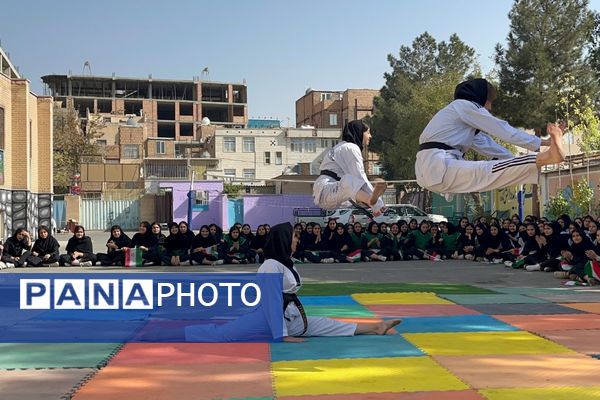 از حرکات رزمی دانش‌آموزان تا طناب‌کشی معلمان، المپیاد ورزشی مدرسه حکمت بهارستان‌دو
