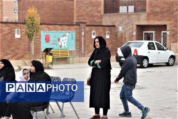 جلوه‌هایی از یادواره شهدا در دبستان استثنایی باغچه‌بان قم