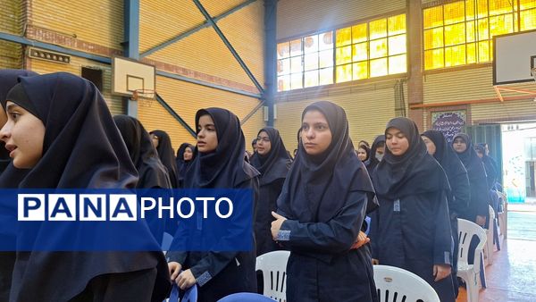 آیین نواختن زنگ ملی مهر ایثار و مقاومت در مدارس استان البرز