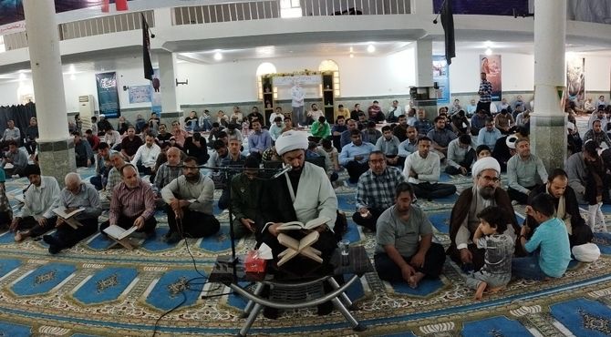 مردم پارسیان در روز عرفه دست به دعا برداشتند