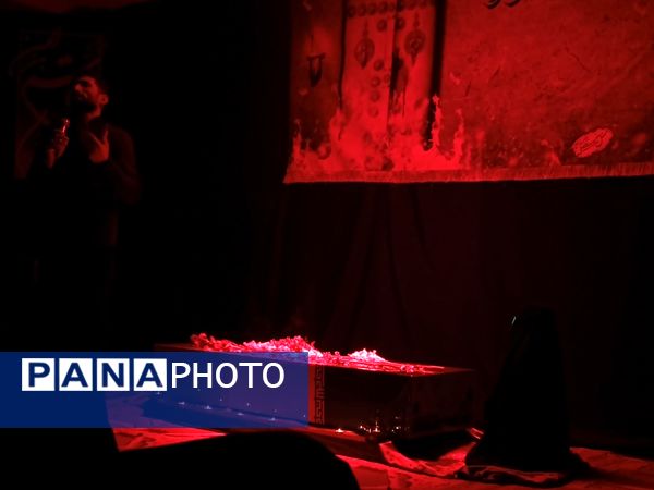 رویداد «لاله‌های روشن» همراه با استقبال از شهید گمنام